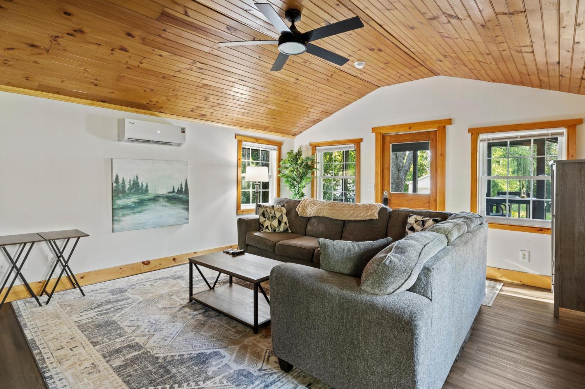 Cozy Home W/ King Bed & Lake Access Canandaigua Dış mekan fotoğraf