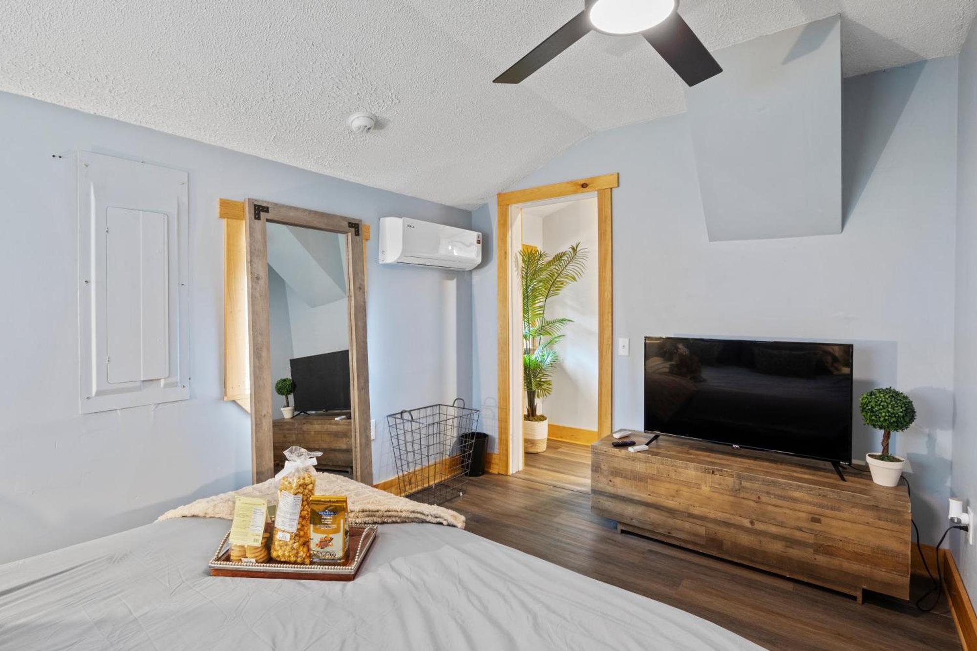 Cozy Home W/ King Bed & Lake Access Canandaigua Dış mekan fotoğraf